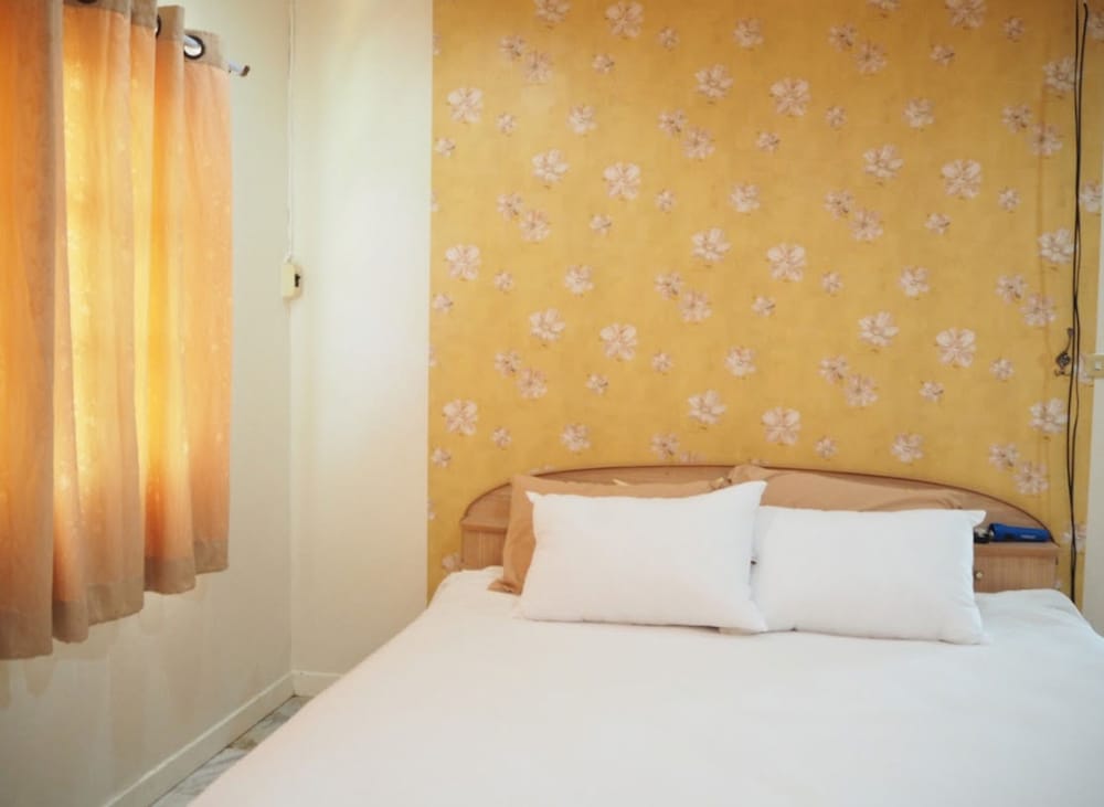 Фото Baan Tukta at Beach