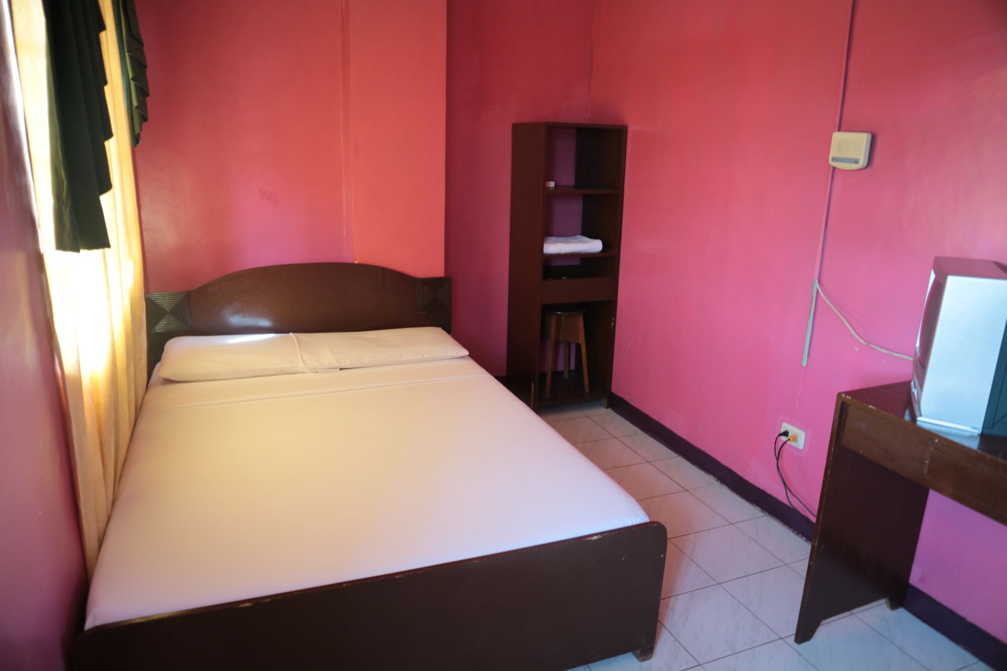 Фото Mellow Apartelle and Tourist Inn