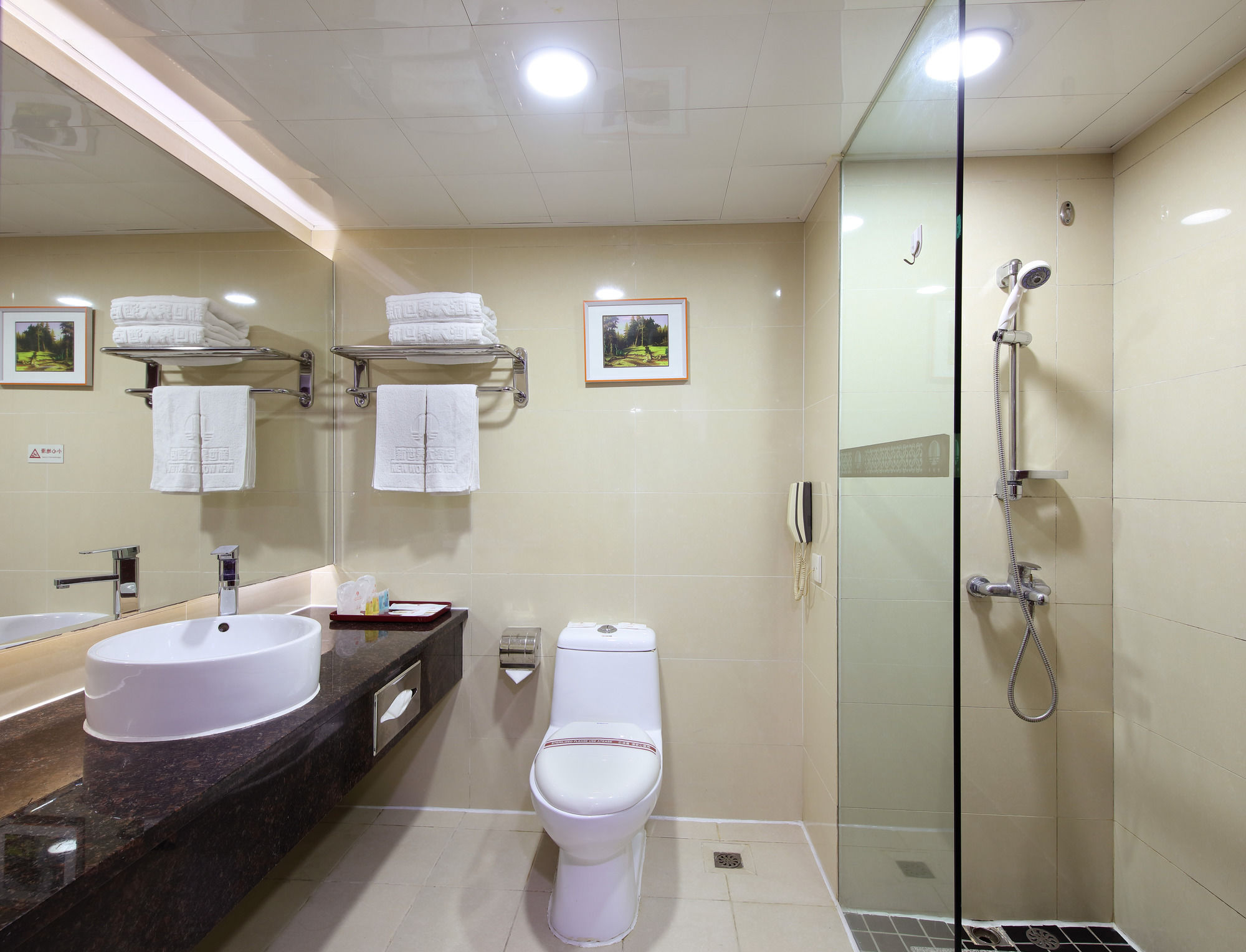 Фото New World Hotel