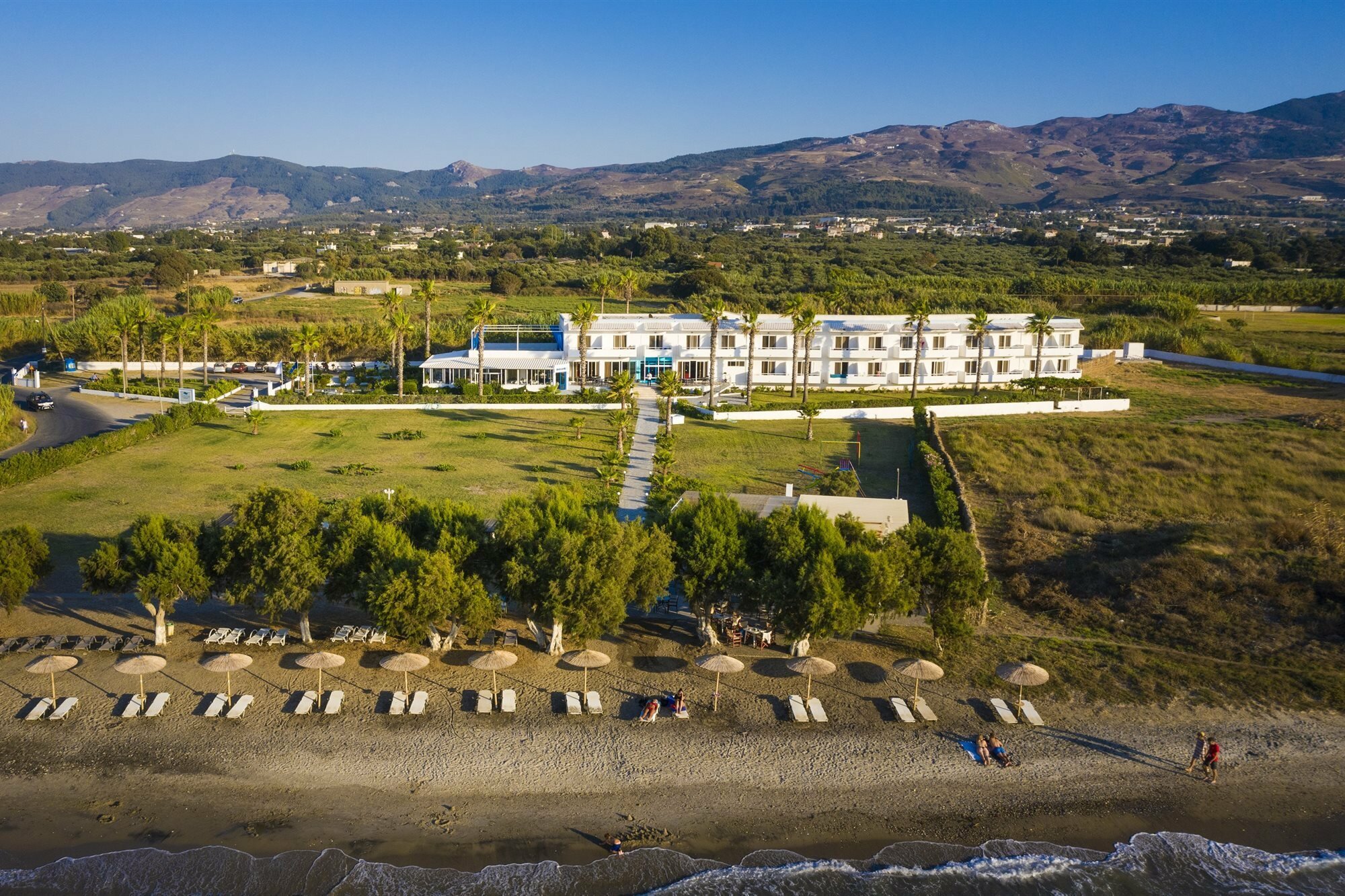 Фото отеля 2