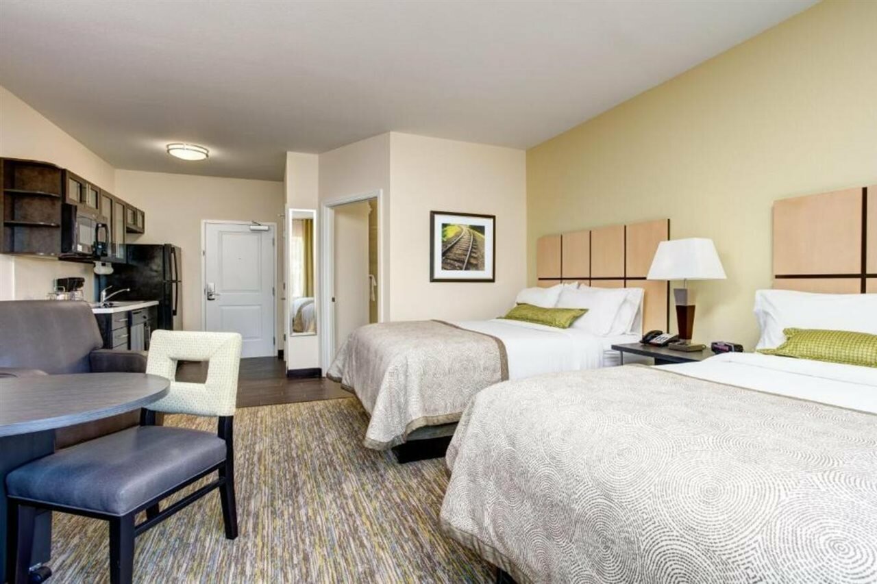 Фото Candlewood Suites Cut Off, an Ihg Hotel