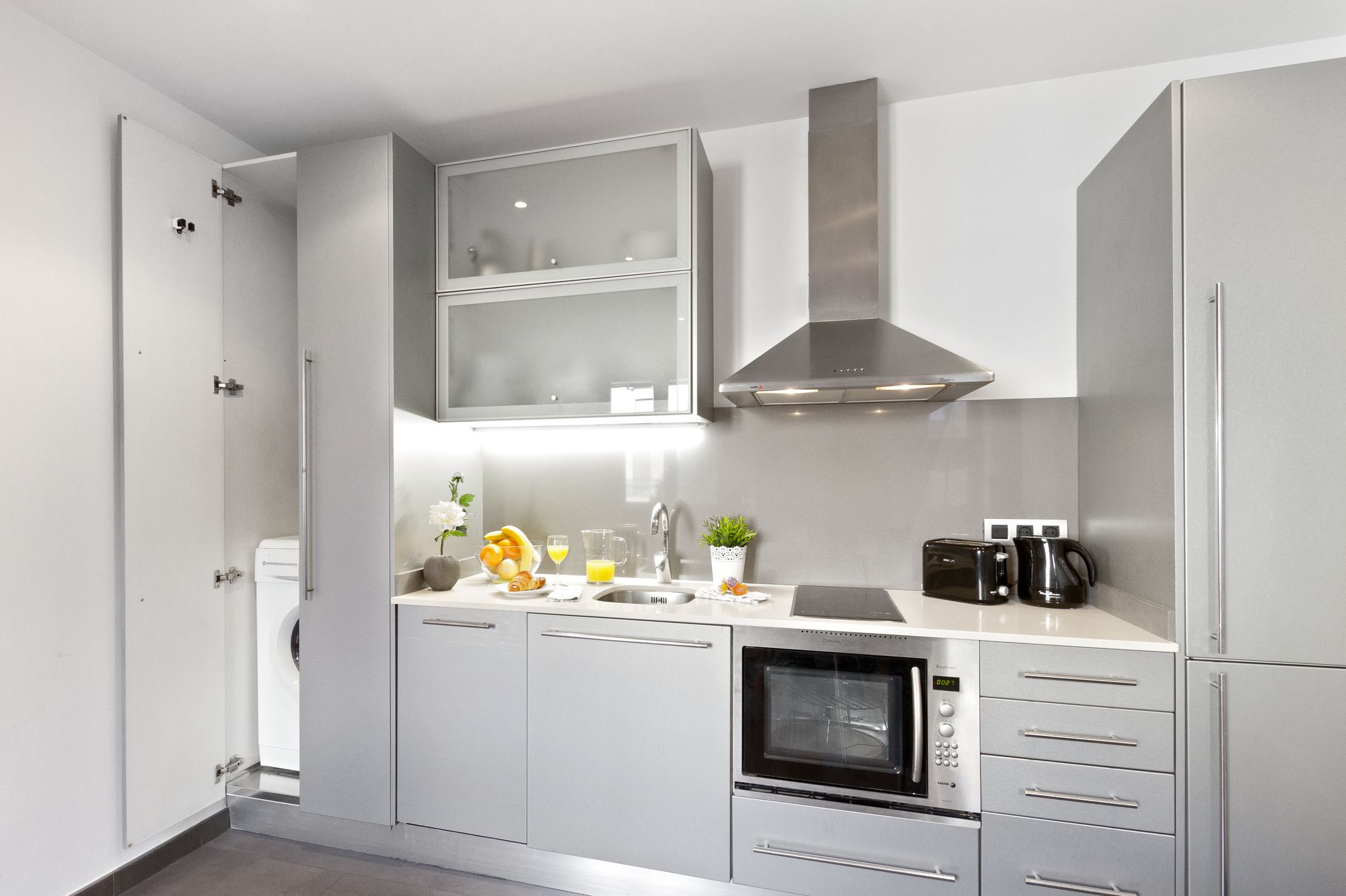 Фото Fisa Rentals Ramblas Apartments