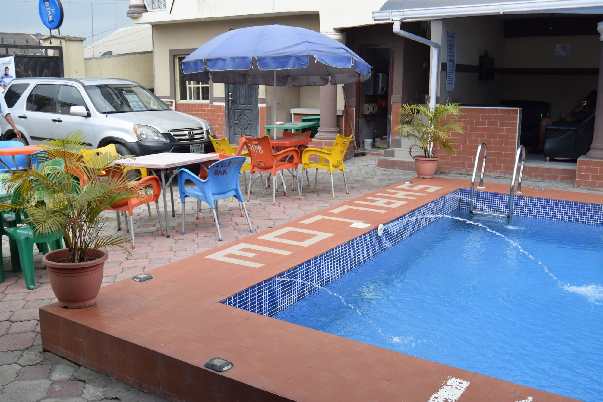 Фото De'elites Pool Bar & Inn