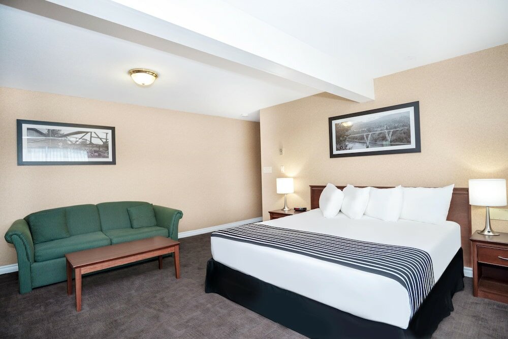 Фото Sandman Hotel Castlegar