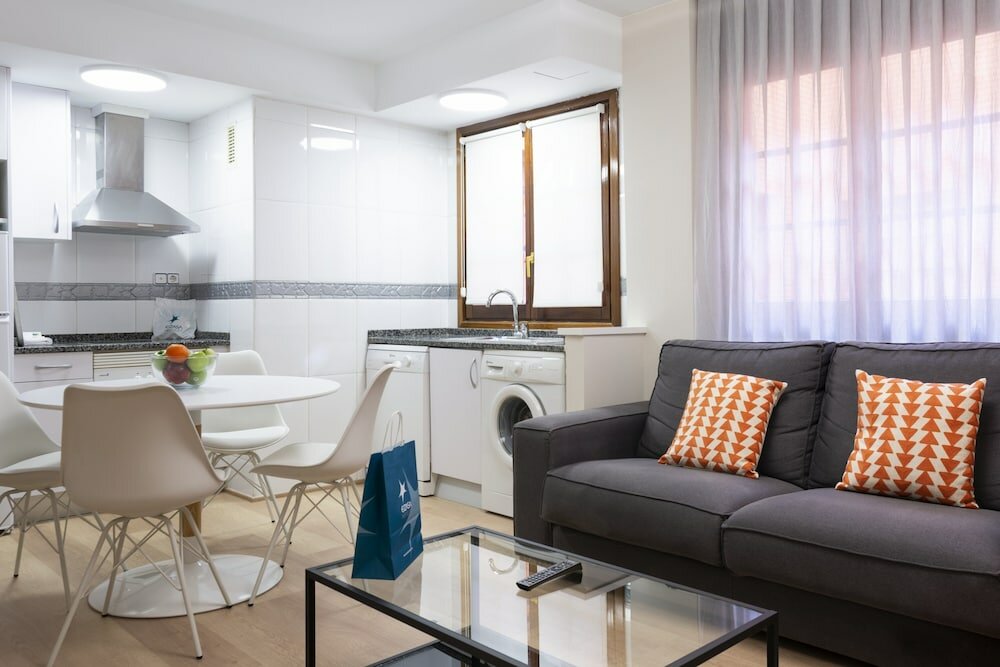 Фото Apartahotel Los Girasoles