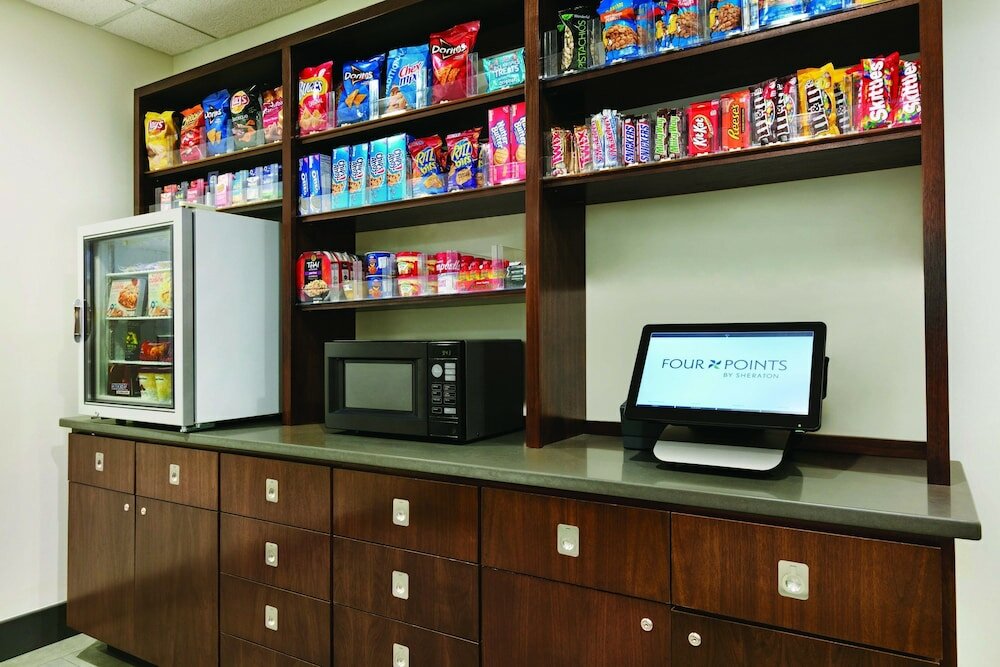 Фото Four Points by Sheraton Raleigh Arena