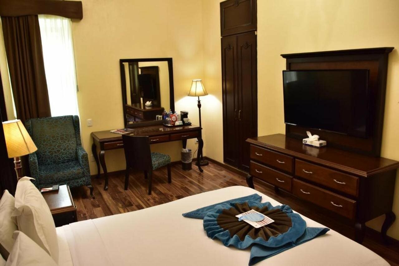 Фото Hotel Morales Historical & Colonial Downtown Core