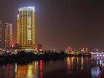 Pullman Linyi Lushang (North of Su River Street, 1), hotel