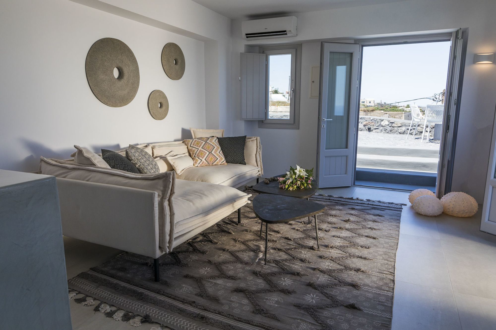 Фото Elysian Santorini