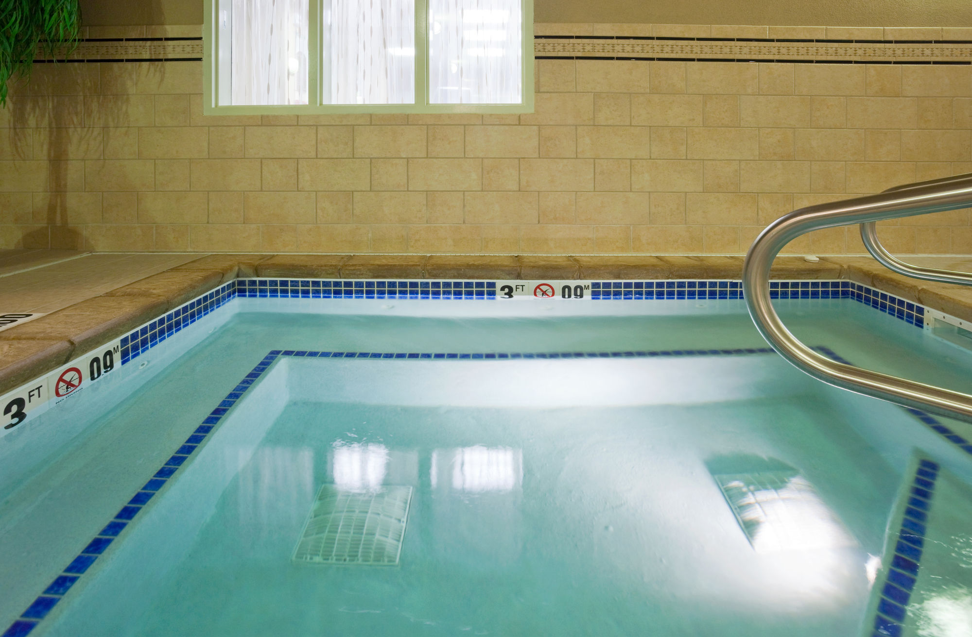 Фото Holiday Inn Express Mitchell, an Ihg Hotel