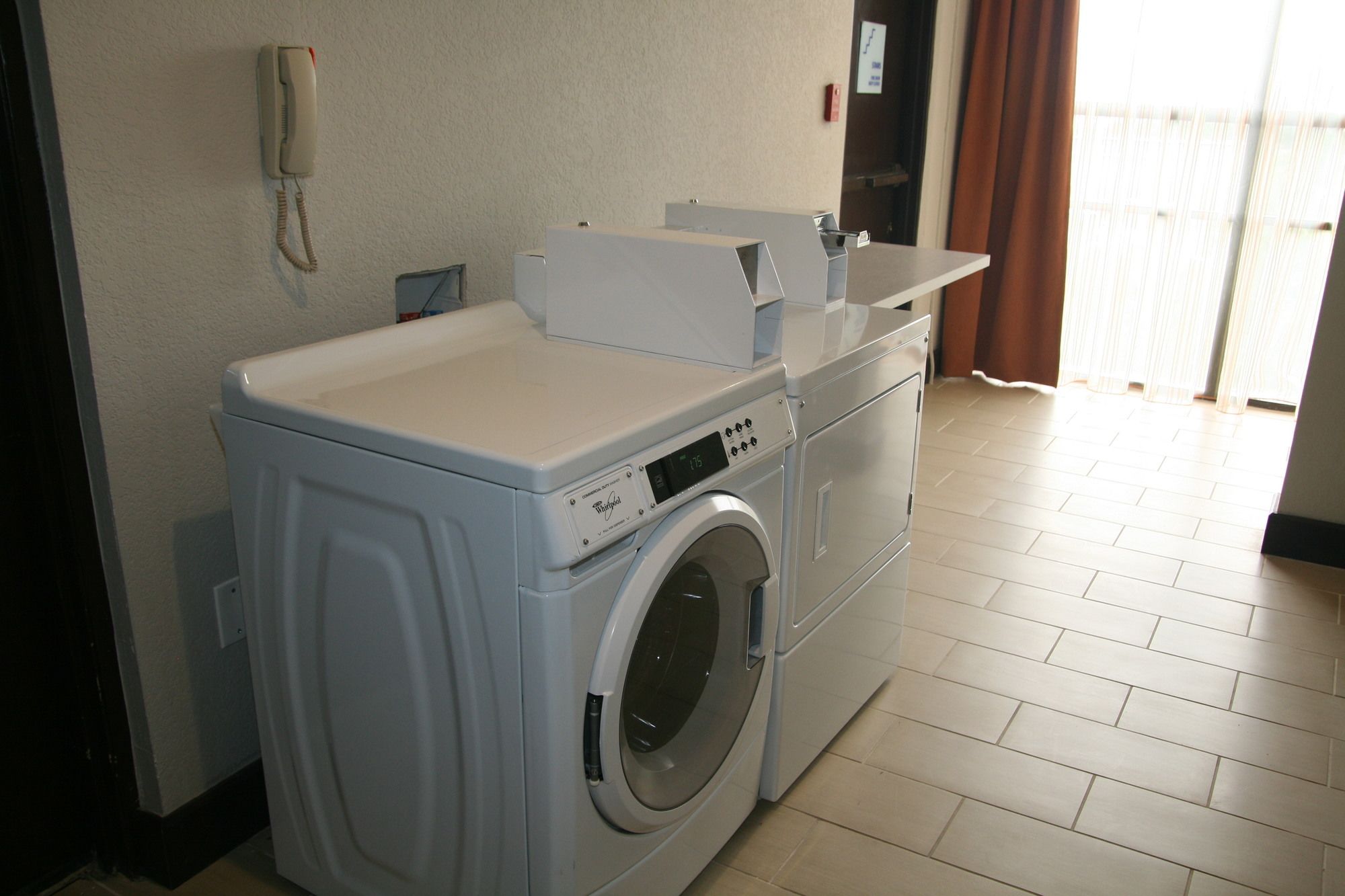 Фото Holiday Inn Express & Suites San Antonio Medical-Six Flags, an Ihg Hotel