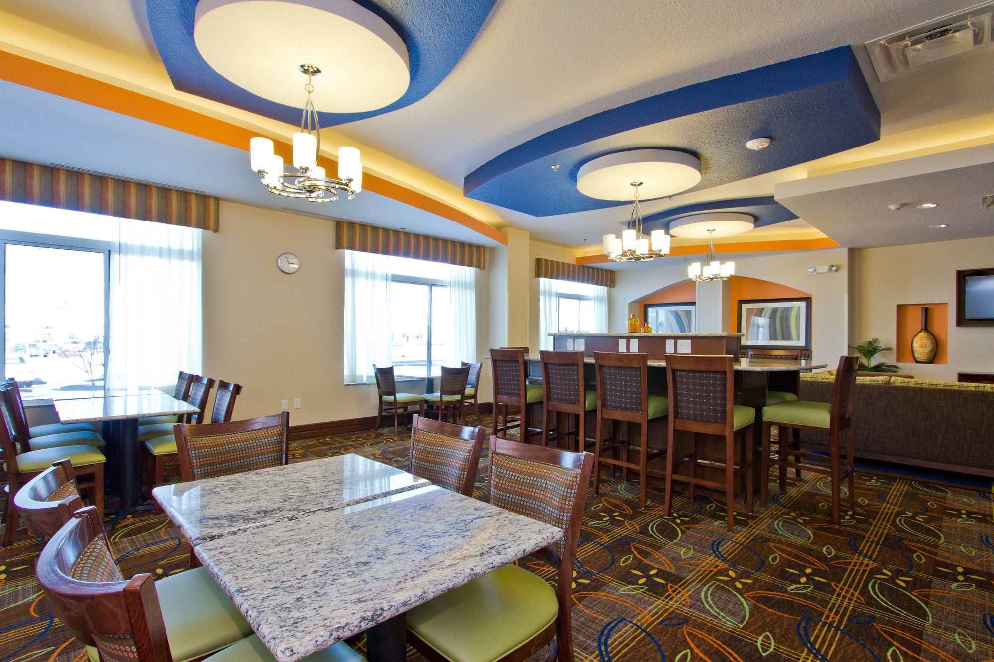 Фото Holiday Inn Express Hotel & Suites Denver East-Peoria Street, an Ihg Hotel