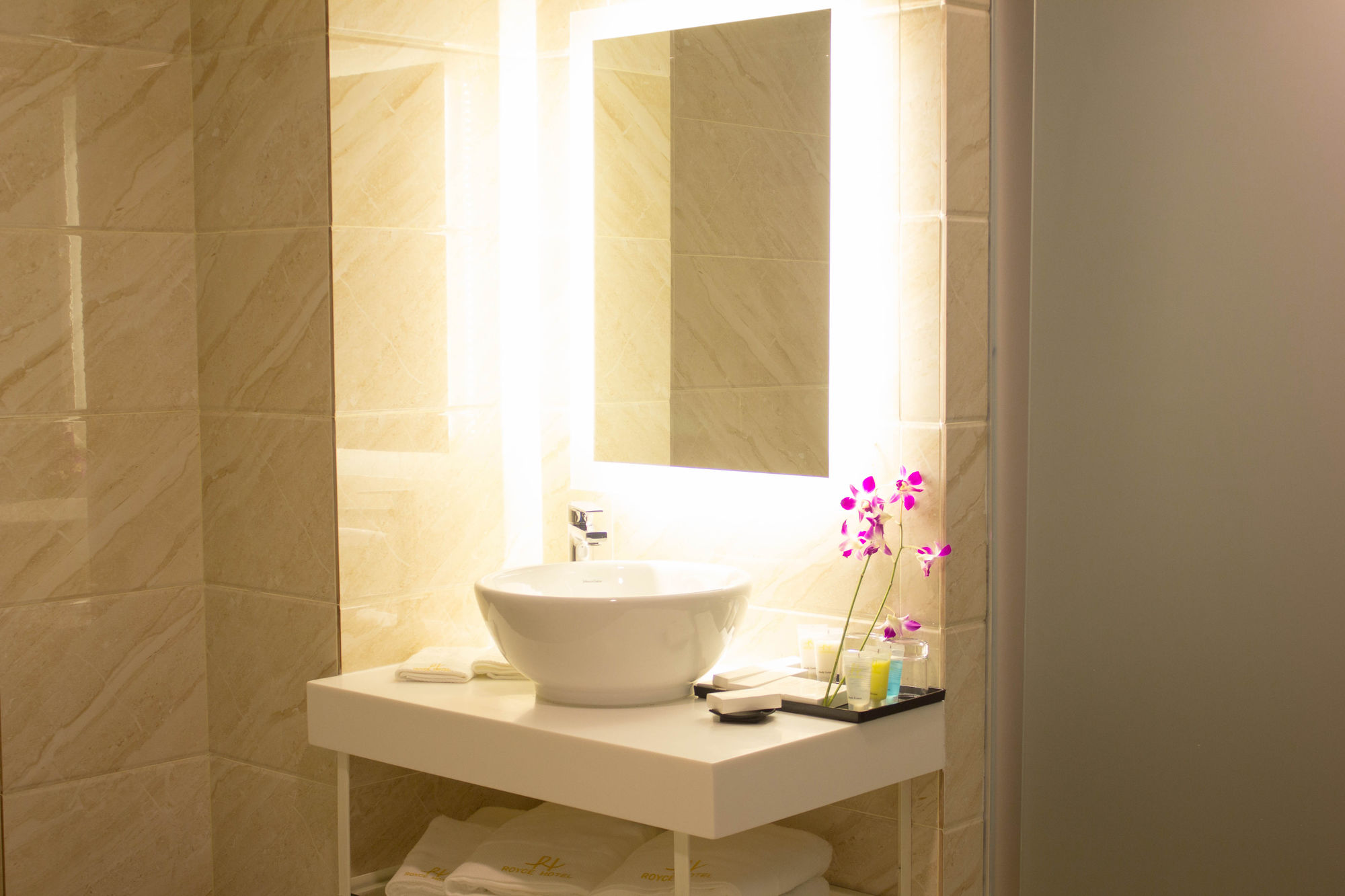 Фото Royce Hotel