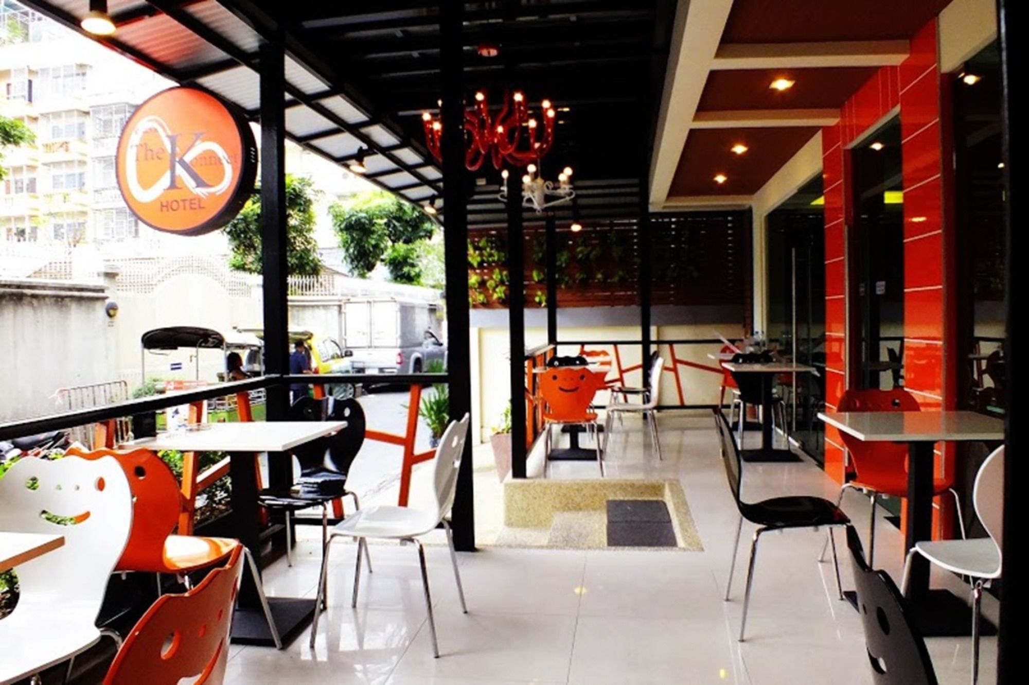 Фото The Konnect Hotel