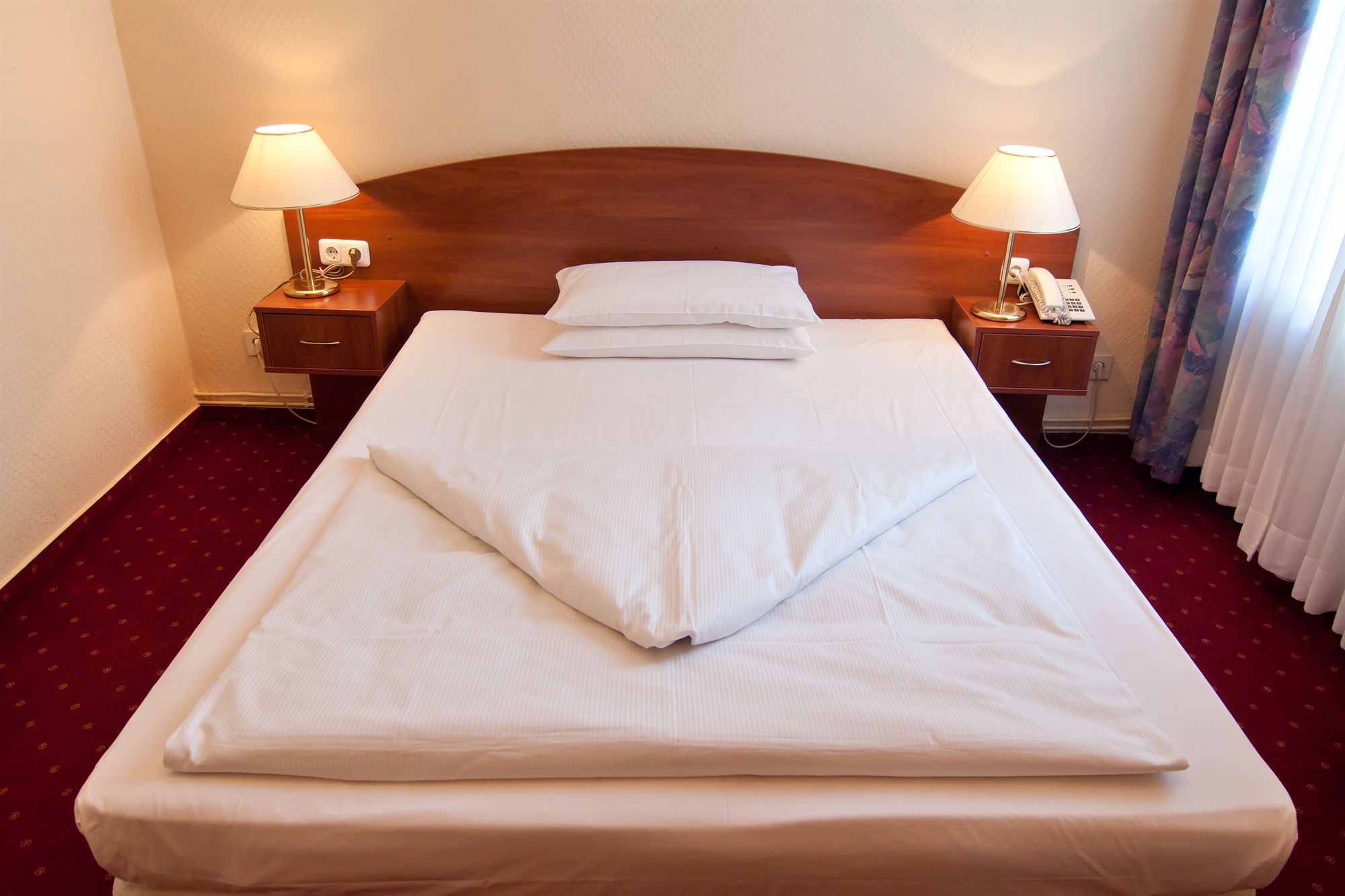 Фото Novum Hotel Kronprinz Hamburg