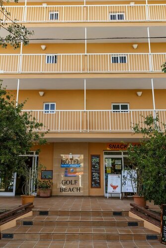 Гостиница Hotel Golf Beach в Кальвии