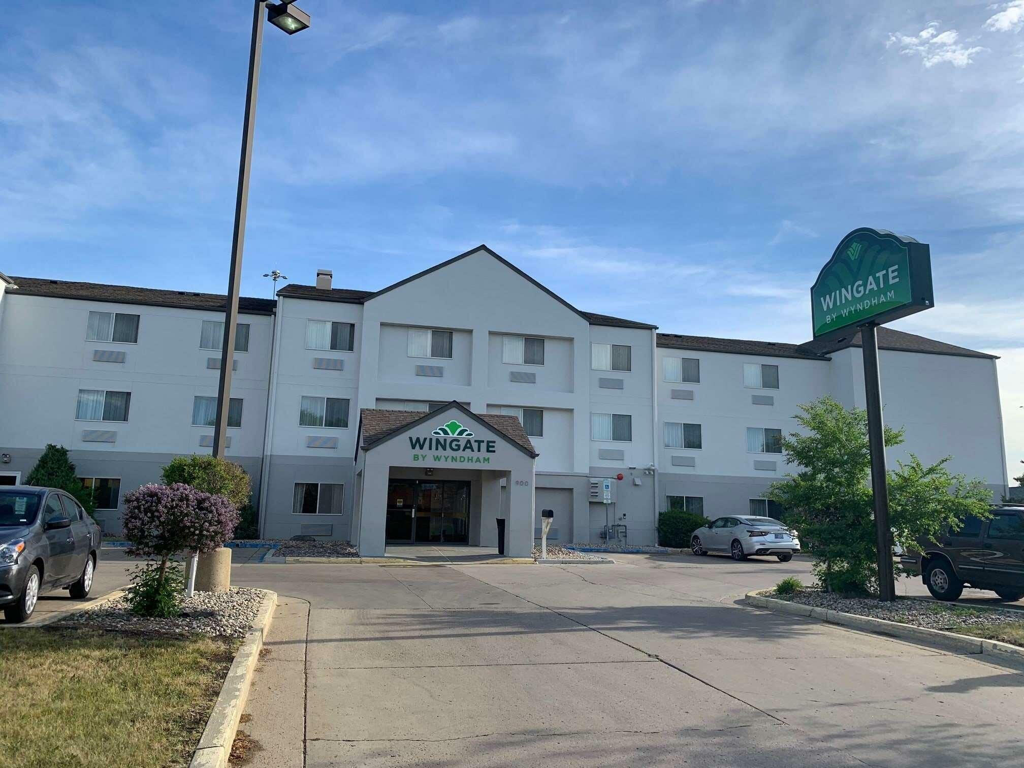 Фото SureStay Plus Hotel by Best Western Minot