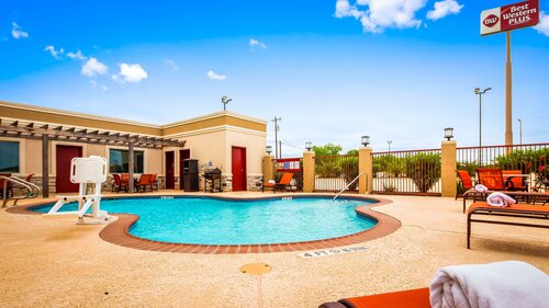Гостиница Best Western Plus Dilley Inn & Suites