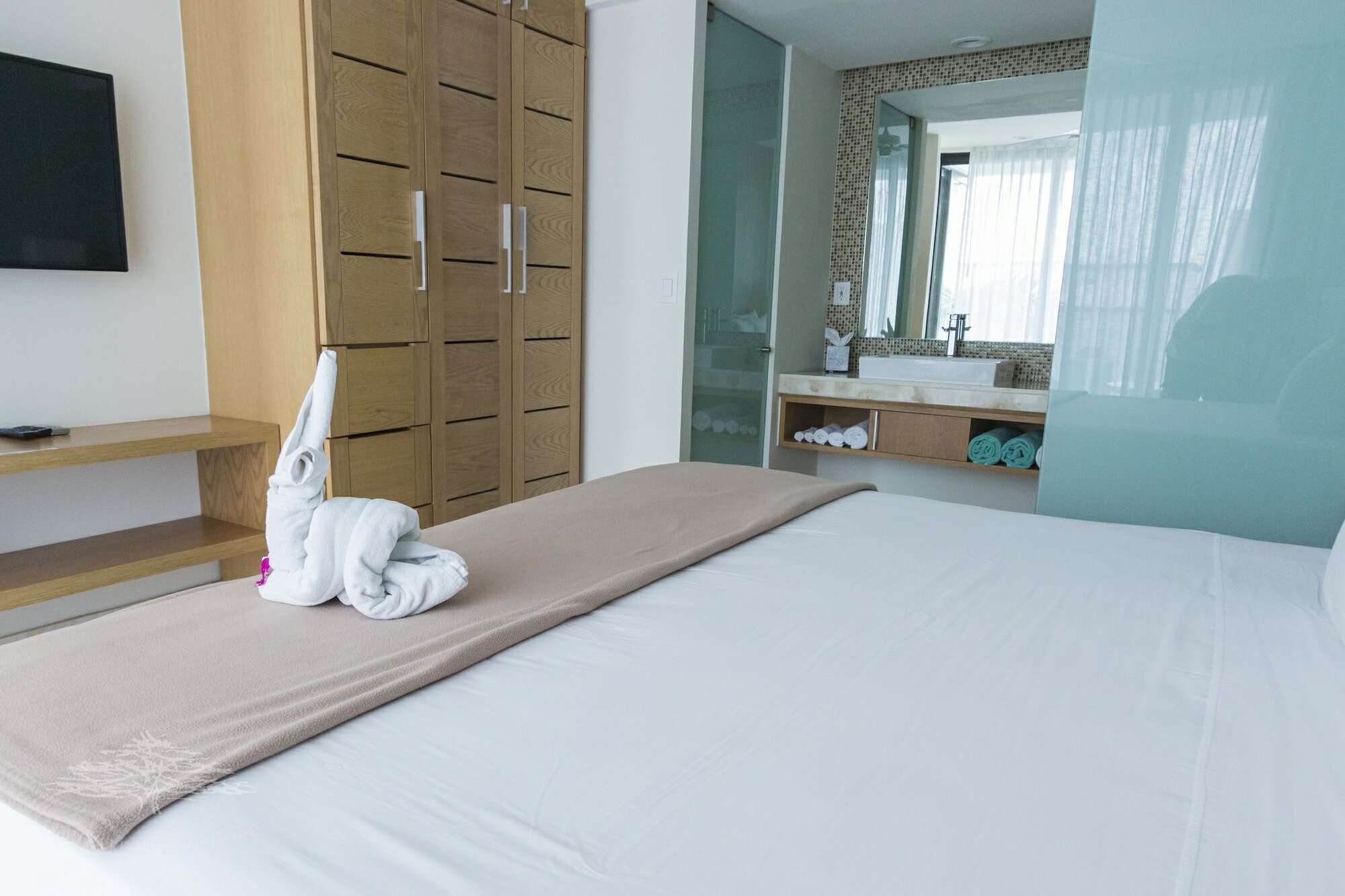 Фото Anah Luxury Condos by Baitna