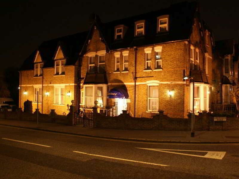 Гостиница Kirkdale Hotel в Лондоне