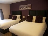 Фото The Three Horseshoes Hotel