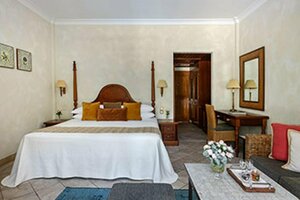 Elysium (Paphos), hotel