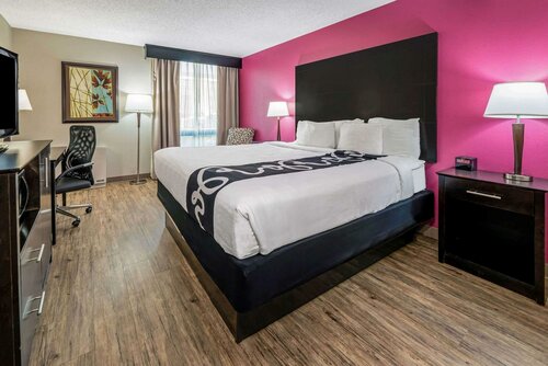 Гостиница La Quinta Inn & Suites by Wyndham Dallas I-35 Walnut Hill Ln в Ирвинге