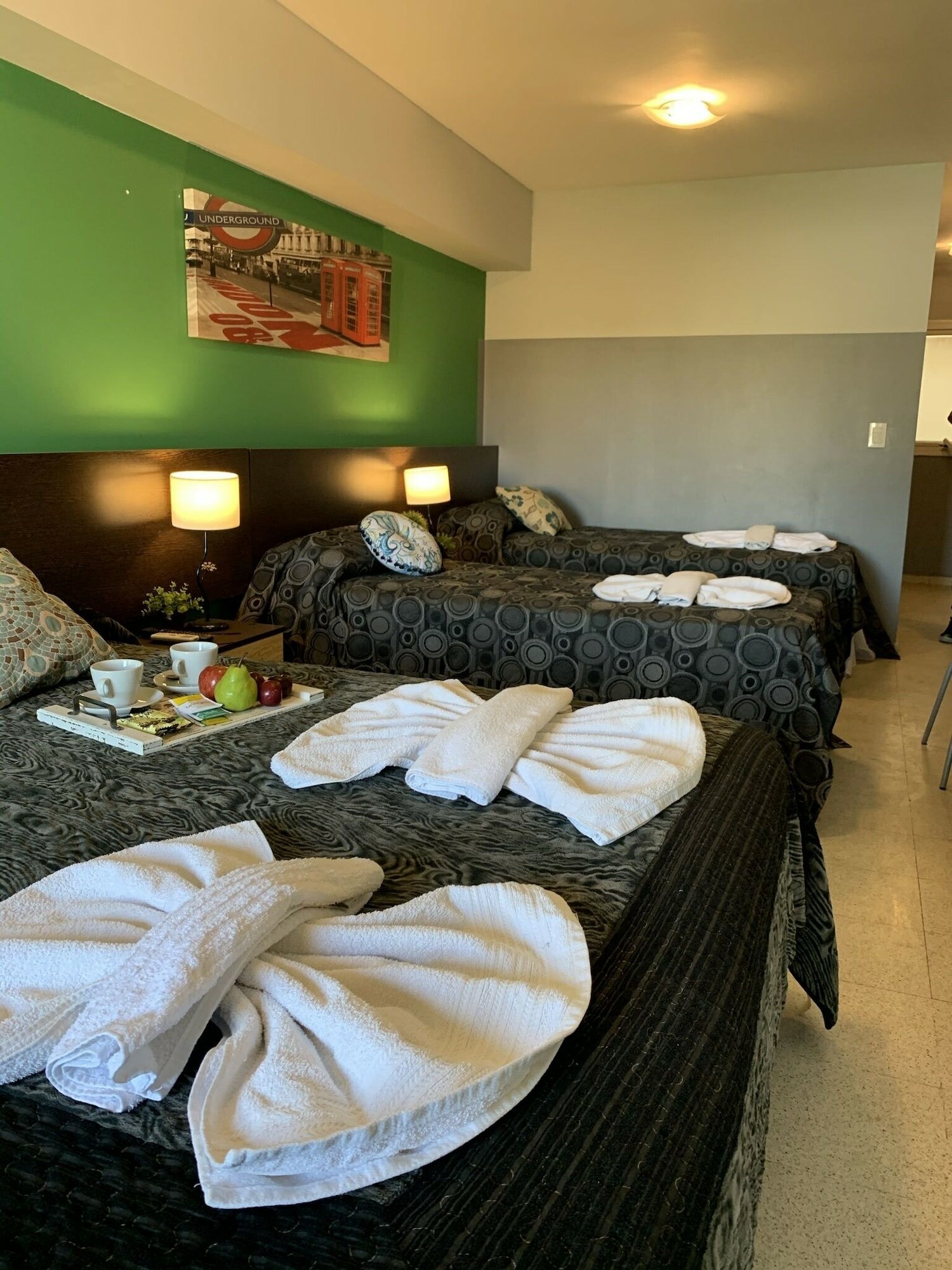 Фото отеля 1