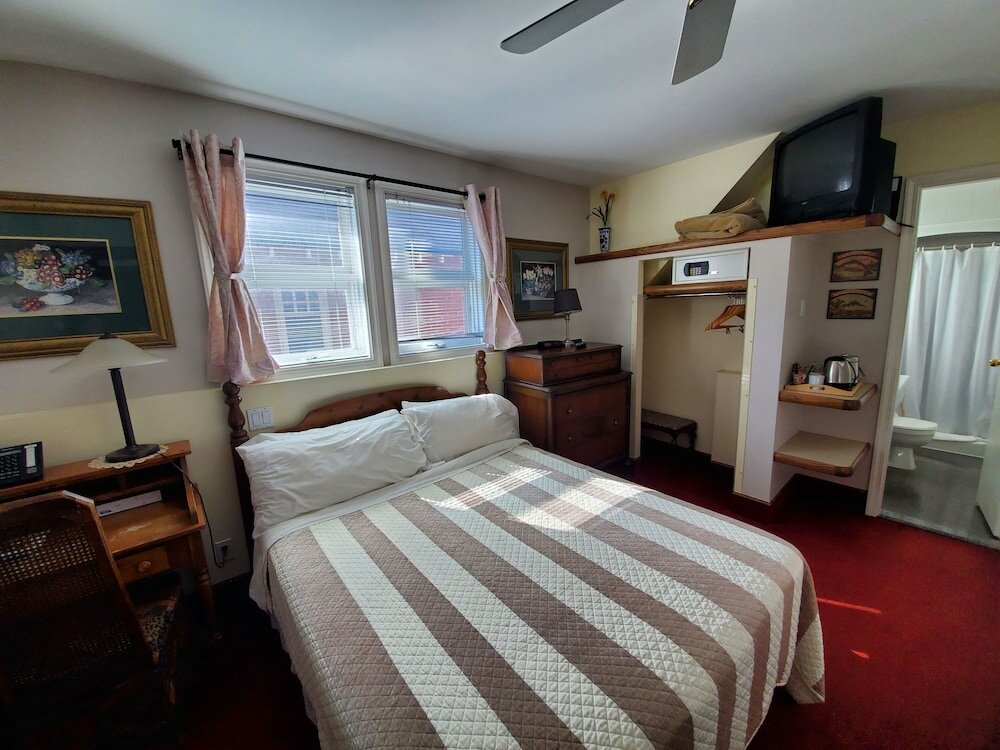 Фото Madison Manor Boutique Hotel