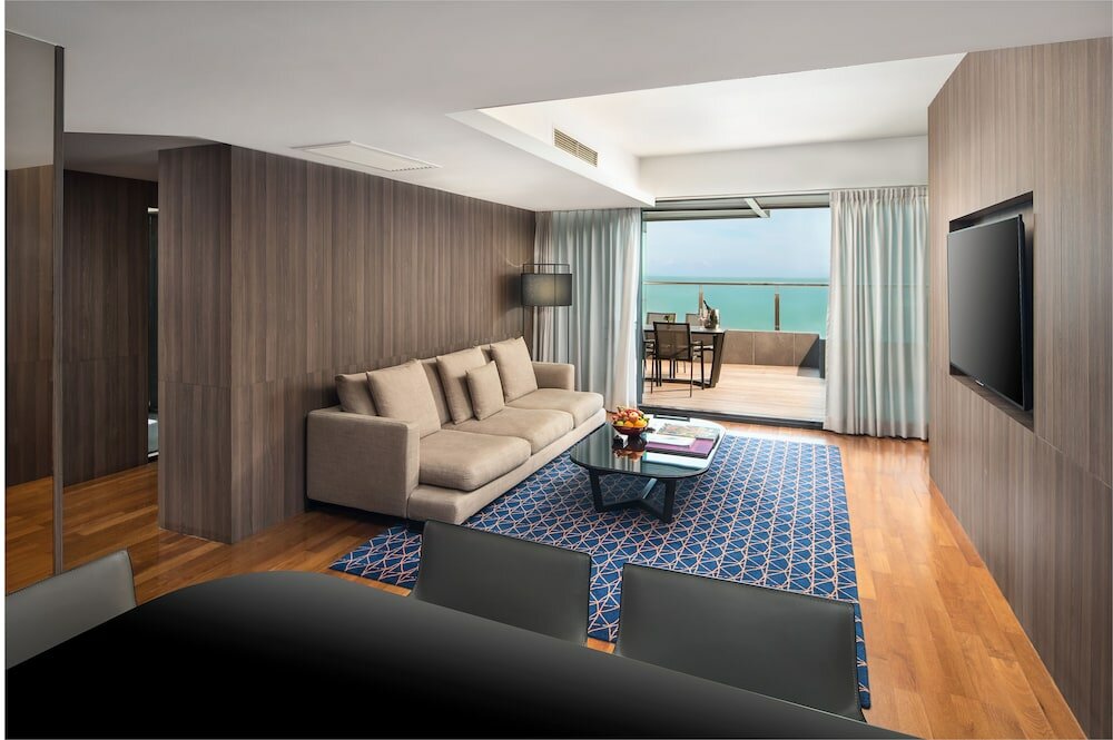 Фото G Hotel Kelawai