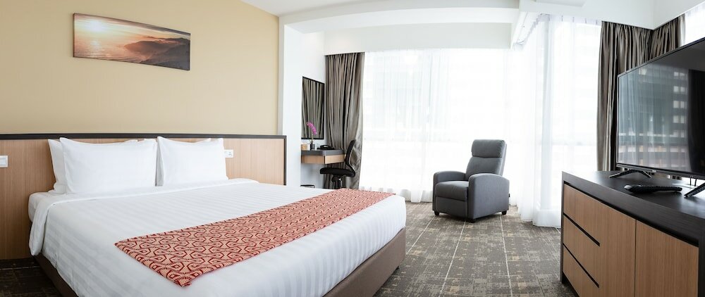 Фото Hotel 7 Suria