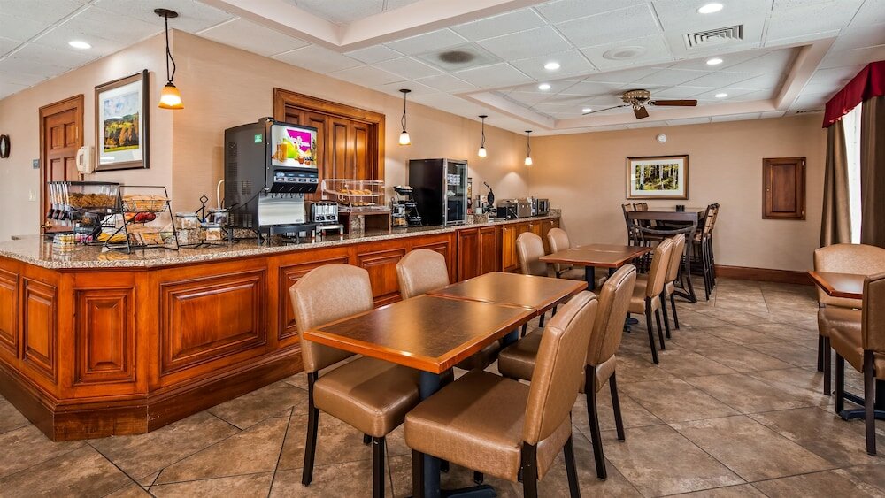 Фото Best Western Tree City Inn