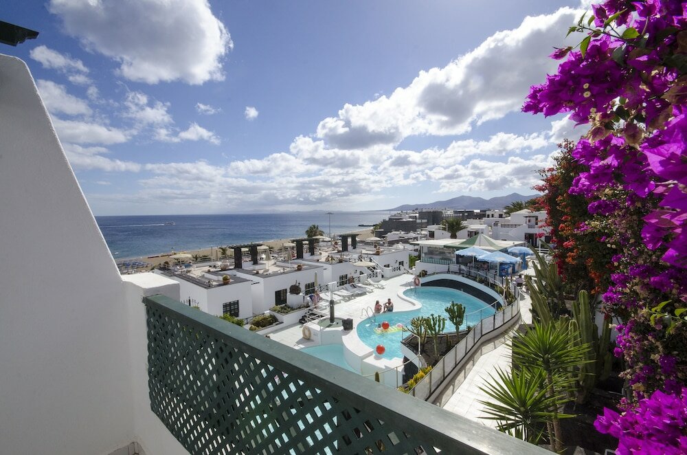 Фото Apartamentos La Moraña