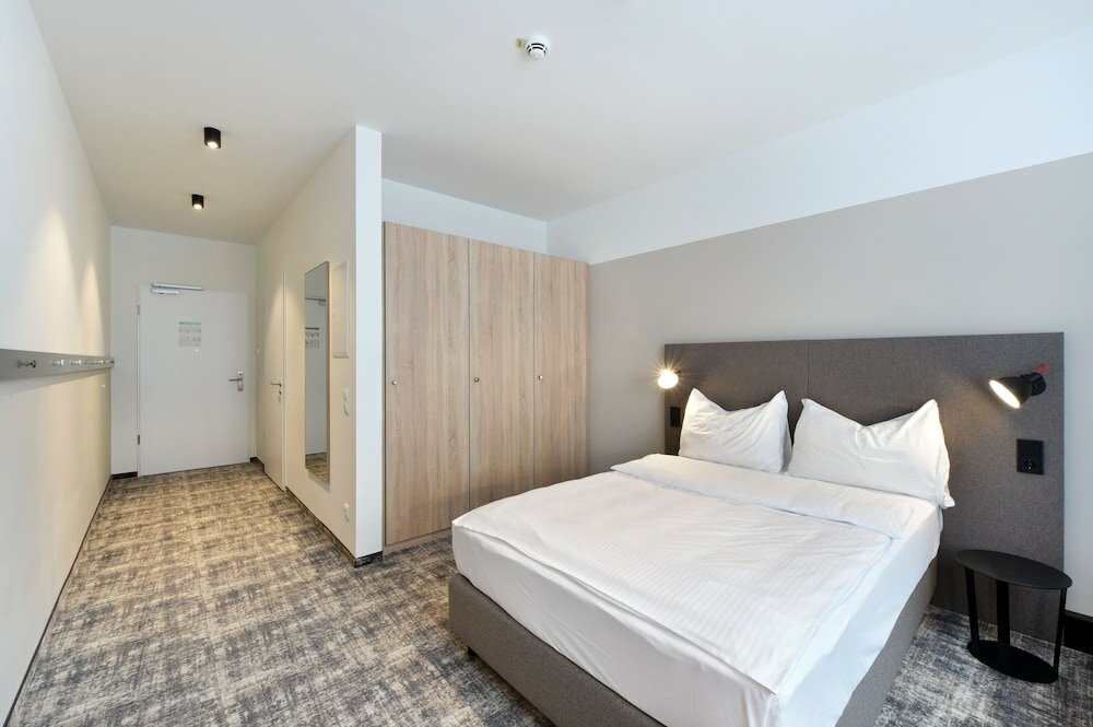 Фото Wyndham Garden Munich Messe