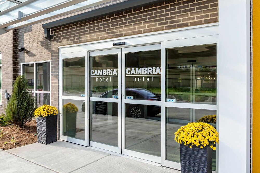 Фото Cambria Hotel Milwaukee Downtown