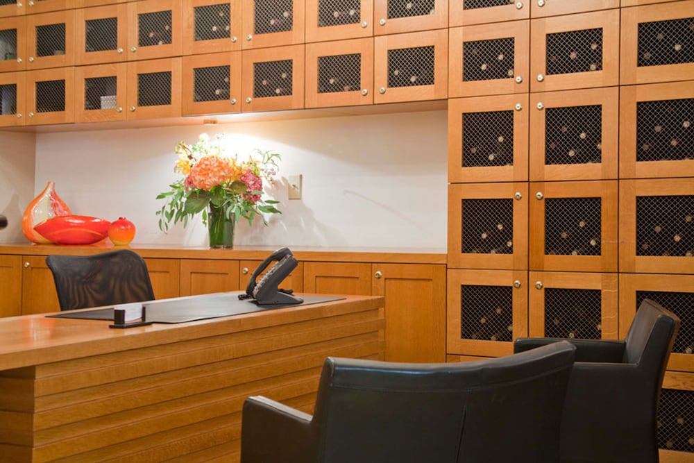 Фото Executive Hotel Vintage Court