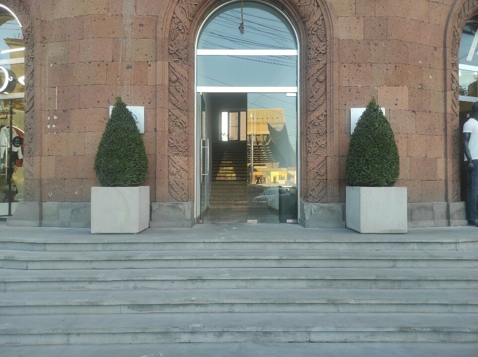 مركز أعمال Khorenatsi Business Center ، يريفان، صورة