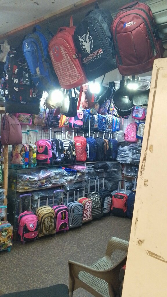 Bags and suitcases store Genuine leather goods pakistan, Karachi, photo