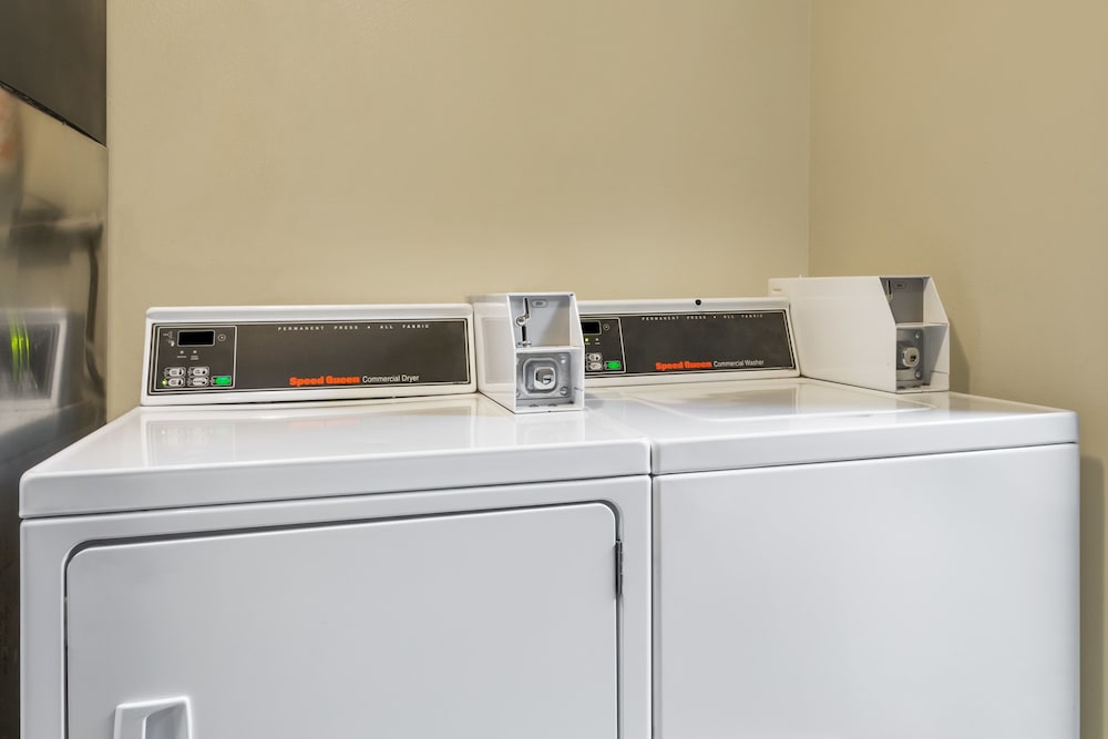 Фото Days Inn Tucson City Center