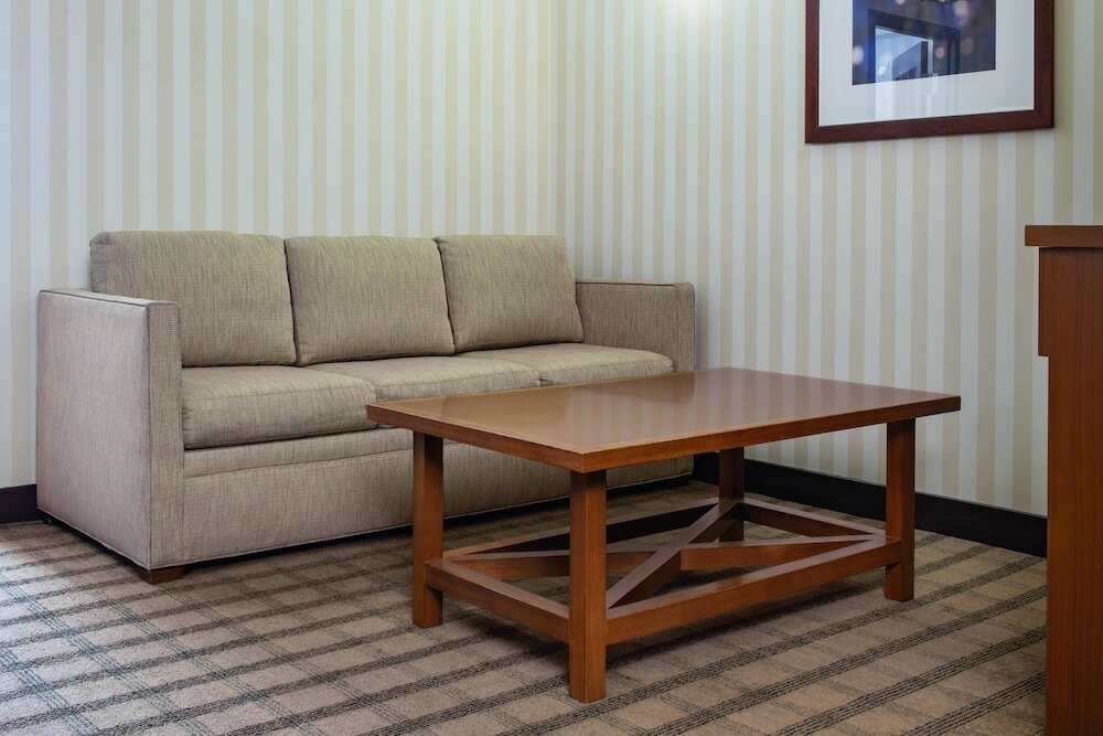 Фото Four Points by Sheraton Edmonton South