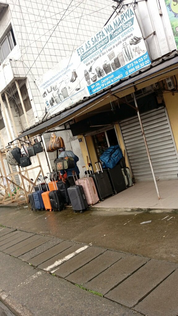 Bags and suitcases store Ets AS Saffa Wa Marwa, Douala, photo