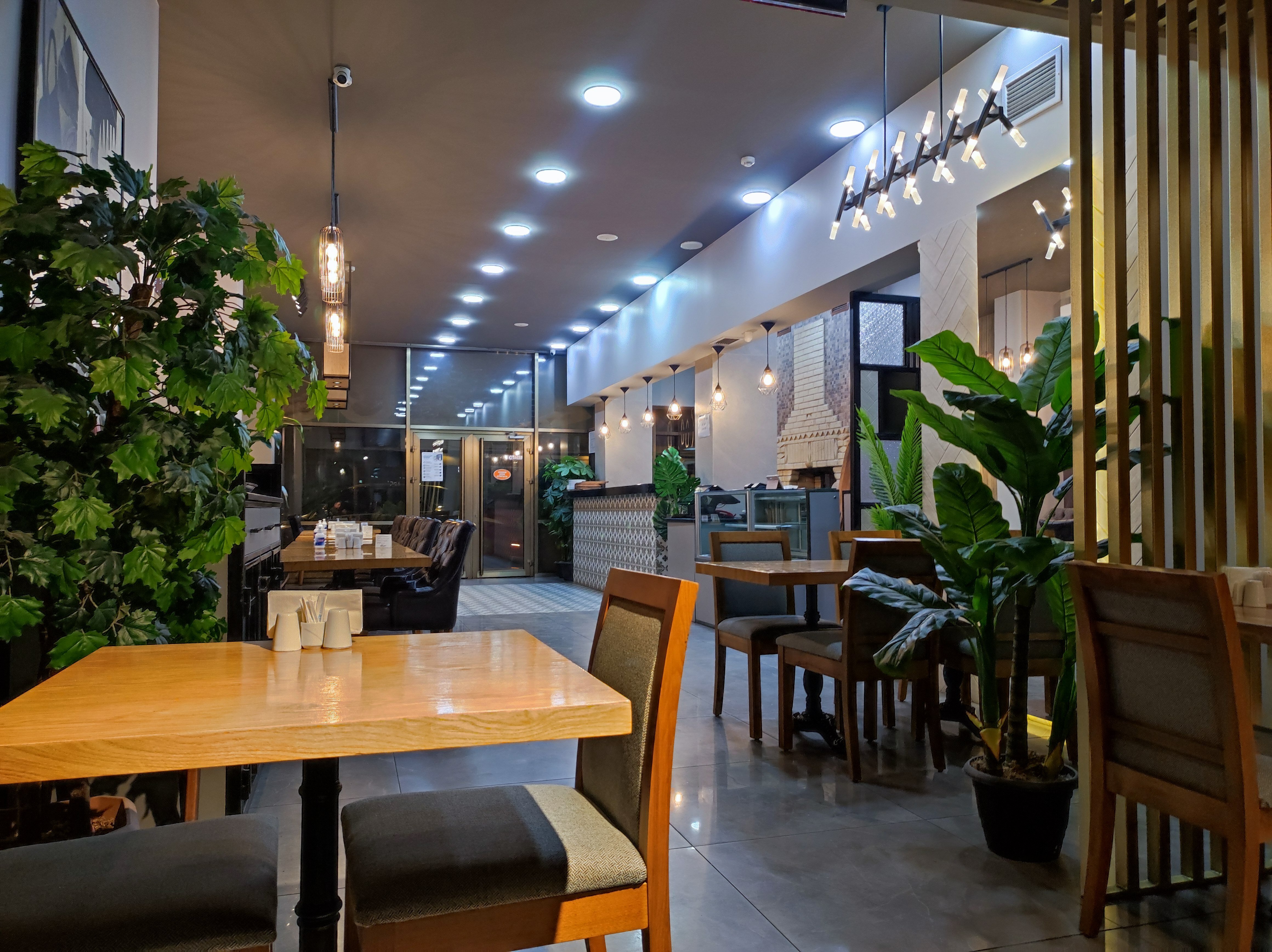 Фото East Legend