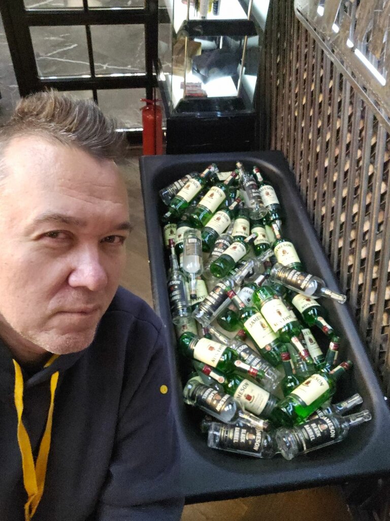 Berberler Bradobrey, Almatı, foto