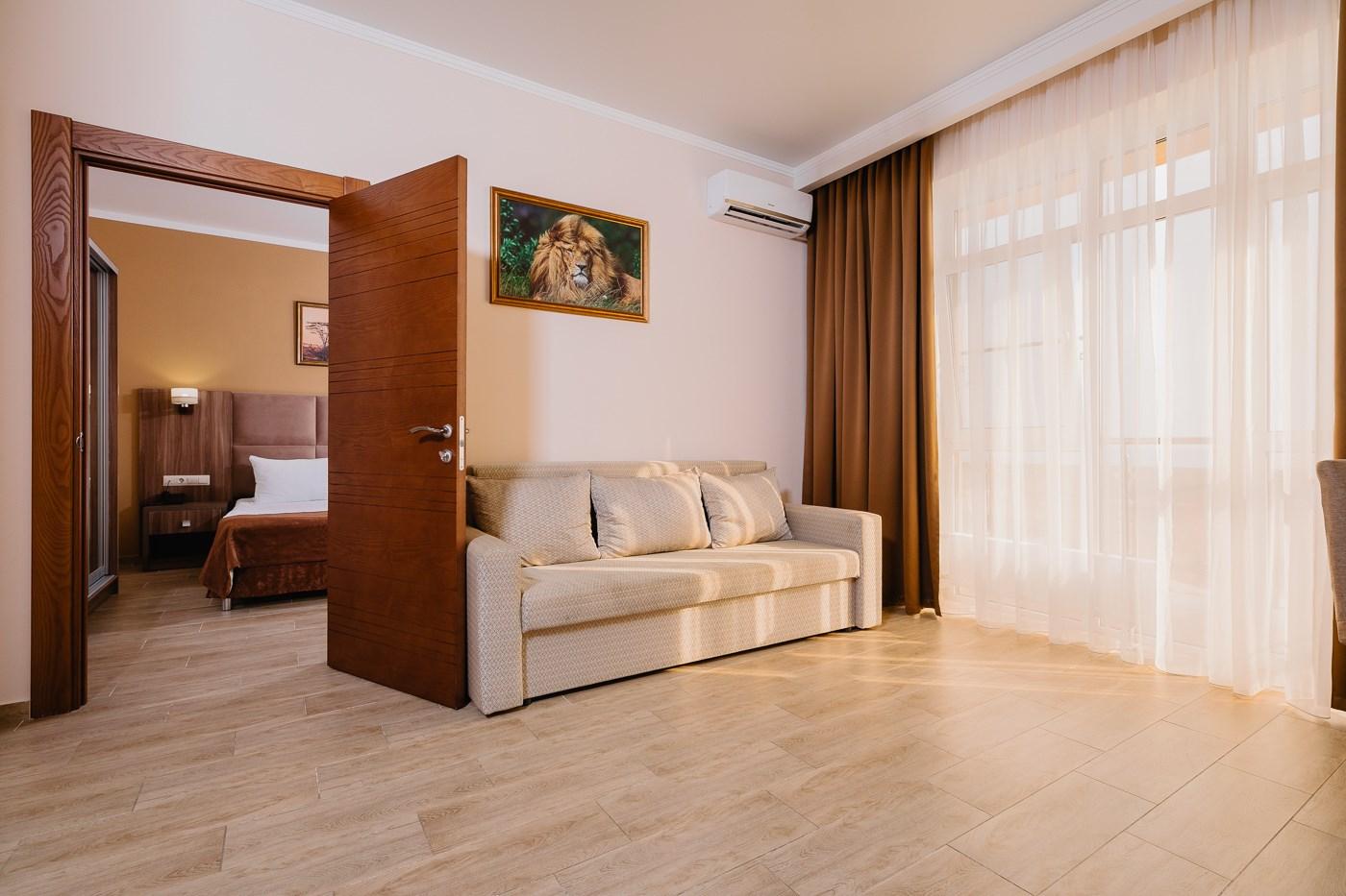 Фото Family Pride Inn