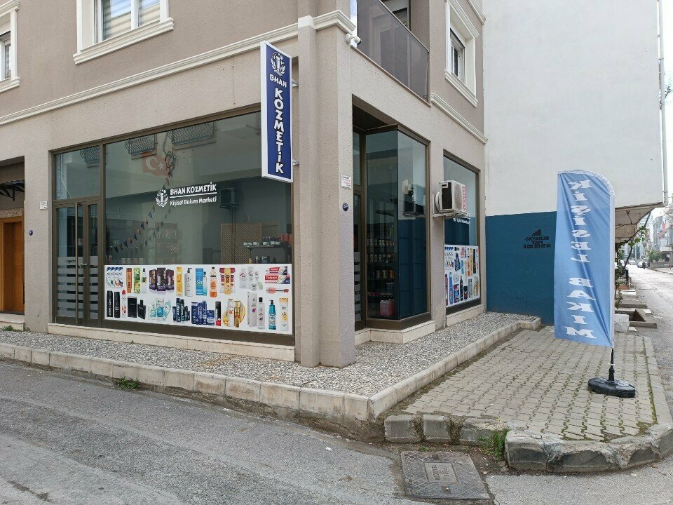 Perfume and cosmetics shop Bhan Cosmetics, Izmir, photo