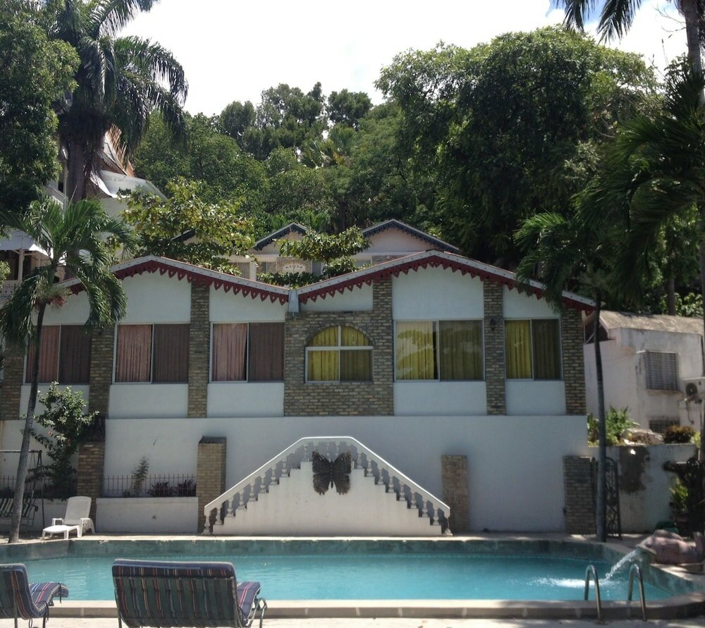 Фото отеля 1