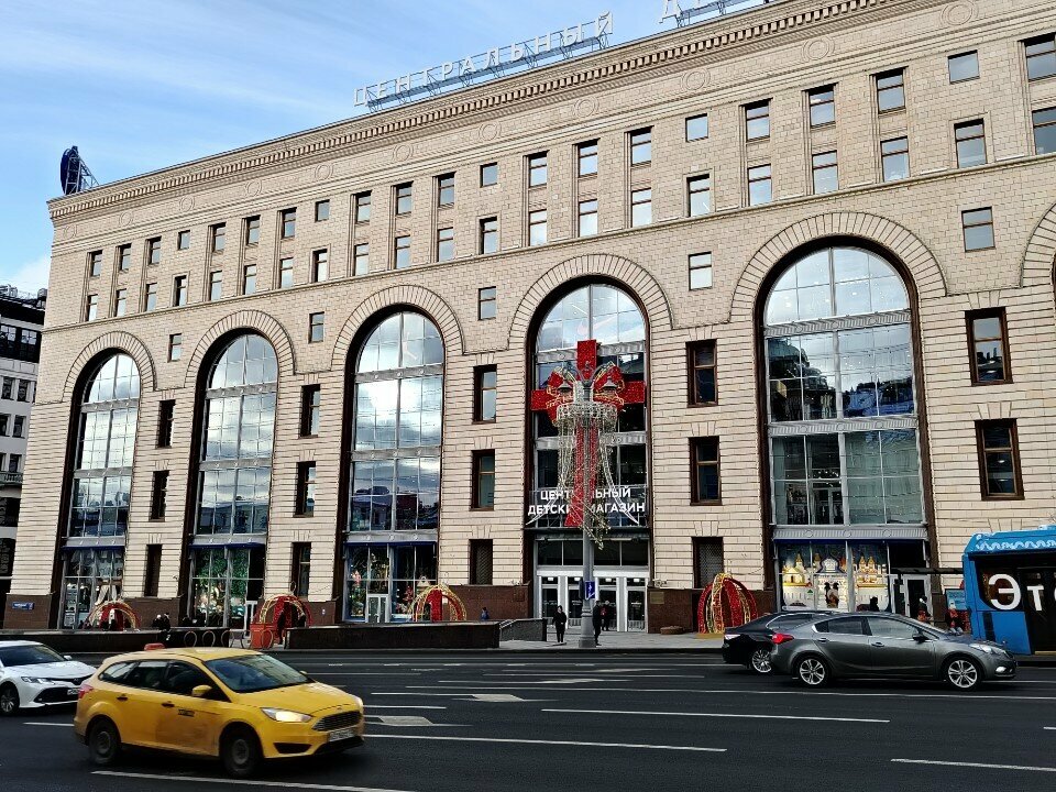 Perfume and cosmetics shop L'Occitane, Moscow, photo