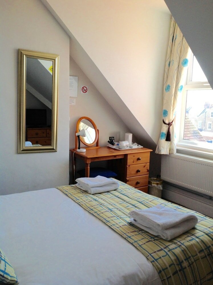 Фото By The Sea Bed and Breakfast