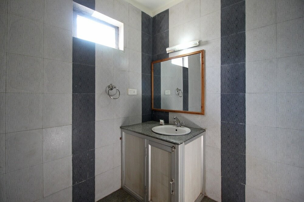 Фото Oyo 7579 Roo Cottage