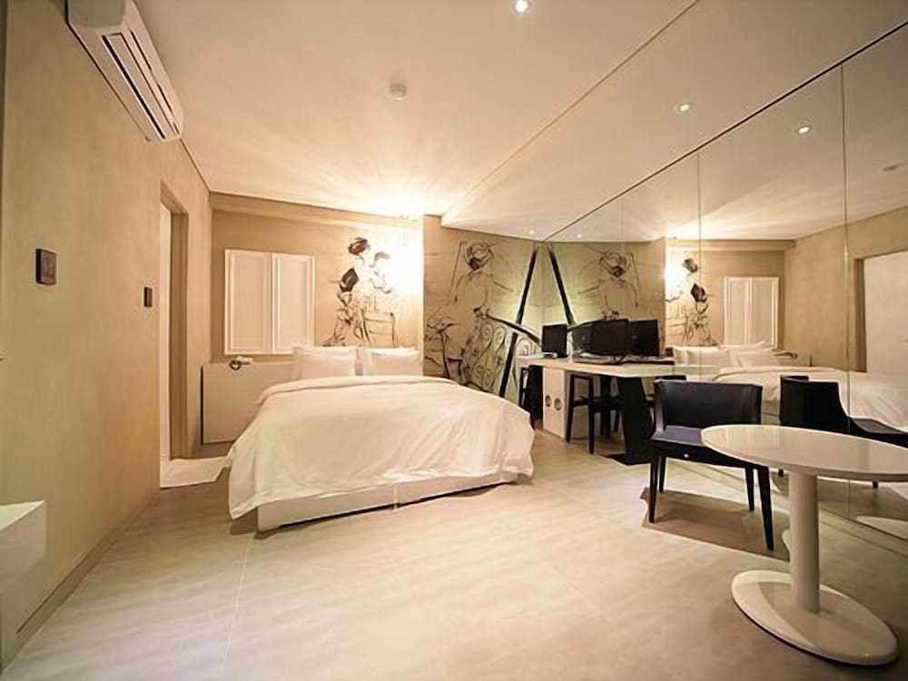 Фото Gaeul Sinchon